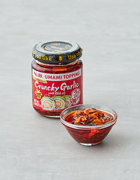 Spicy Crunchy Garlic Chili Oil (라유) | 오카즈라유 매운맛